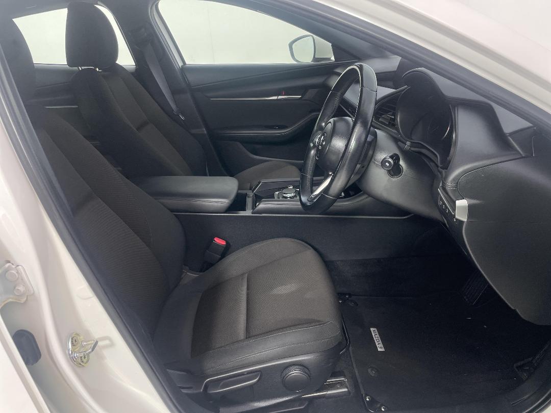 Photo '16' of Mazda Mazda3 Photo '16' of Mazda Mazda3