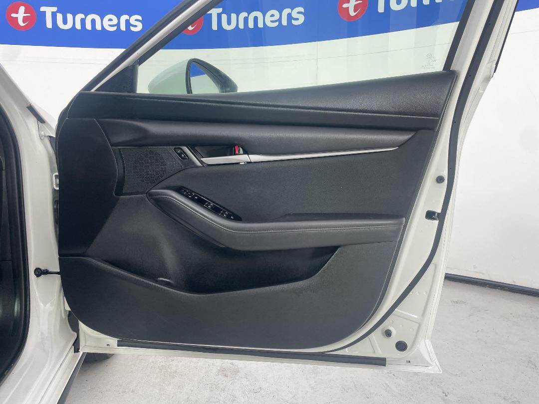 Photo '15' of Mazda Mazda3 Photo '15' of Mazda Mazda3