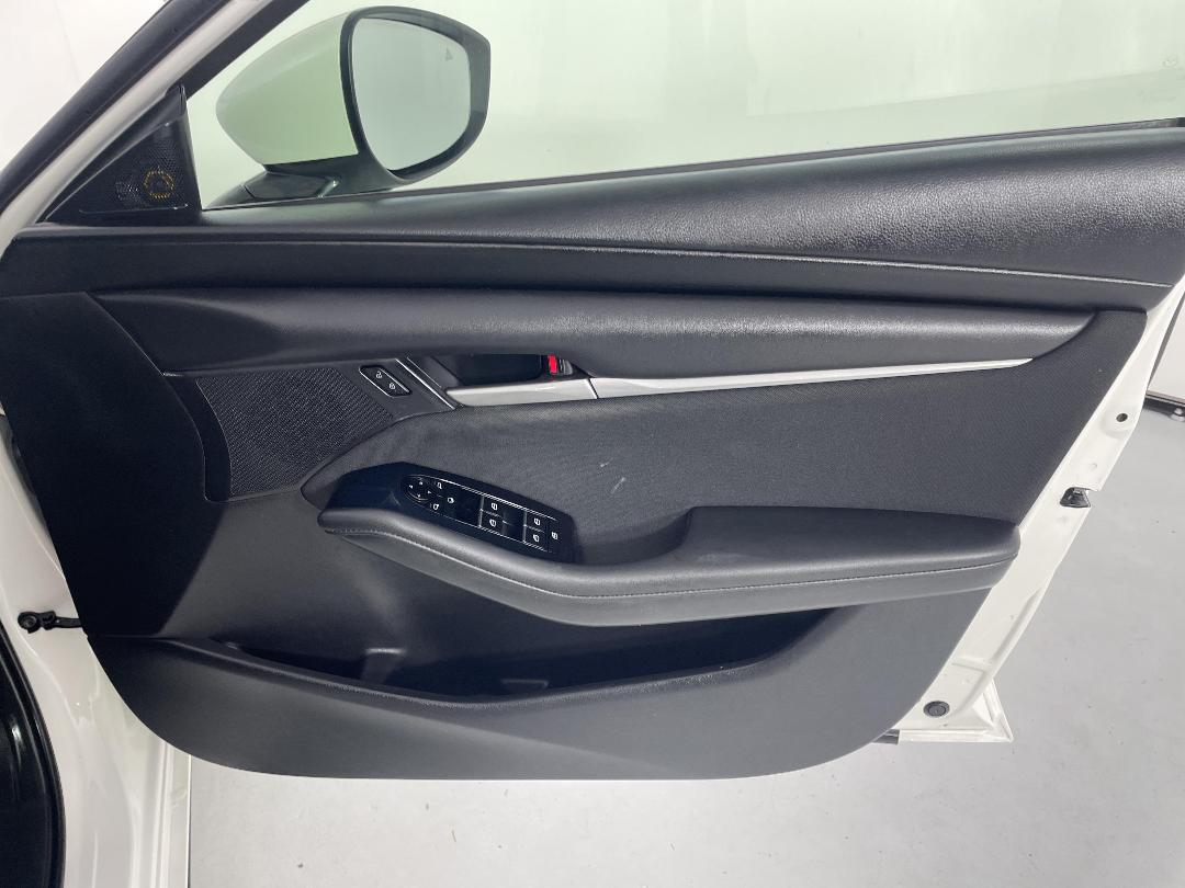 Photo '15' of Mazda Mazda3 Photo '15' of Mazda Mazda3