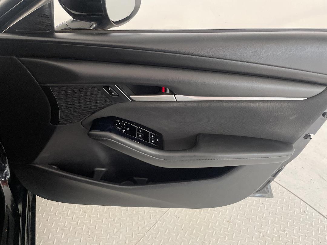 Photo '15' of Mazda Mazda3 Photo '15' of Mazda Mazda3