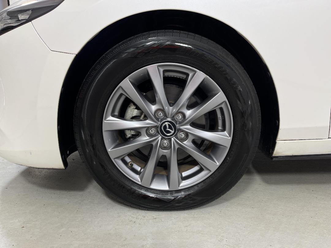 Photo '10' of Mazda Mazda3