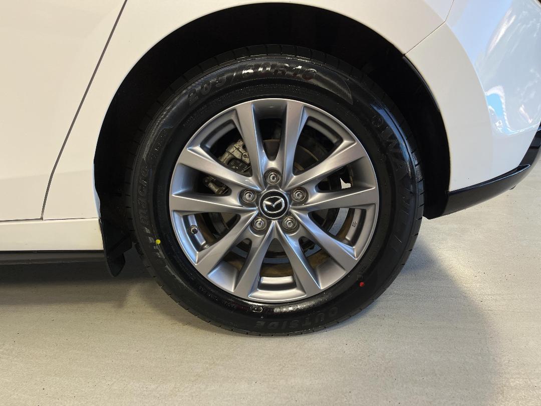 Photo '11' of Mazda Mazda3