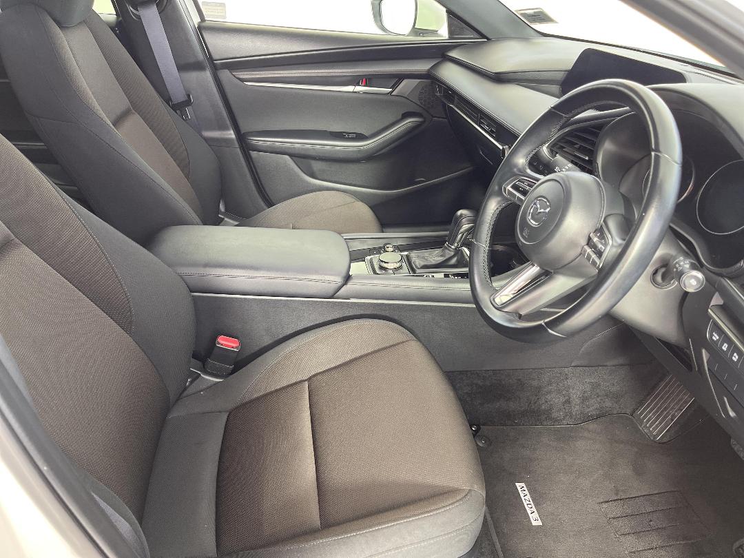 Photo '16' of Mazda Mazda3