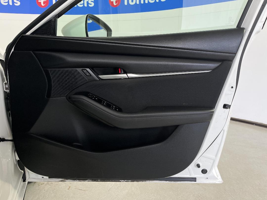 Photo '15' of Mazda Mazda3 Photo '15' of Mazda Mazda3