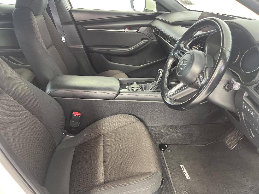 Photo '16' of Mazda Mazda3 Photo '16' of Mazda Mazda3