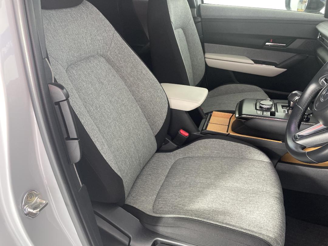 Photo '16' of Mazda MX-30