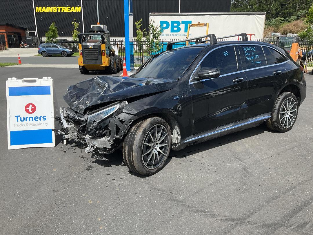 Photo '2' of Mercedes-Benz EQC 400 4Matic Photo '2' of Mercedes-Benz EQC 400 4Matic