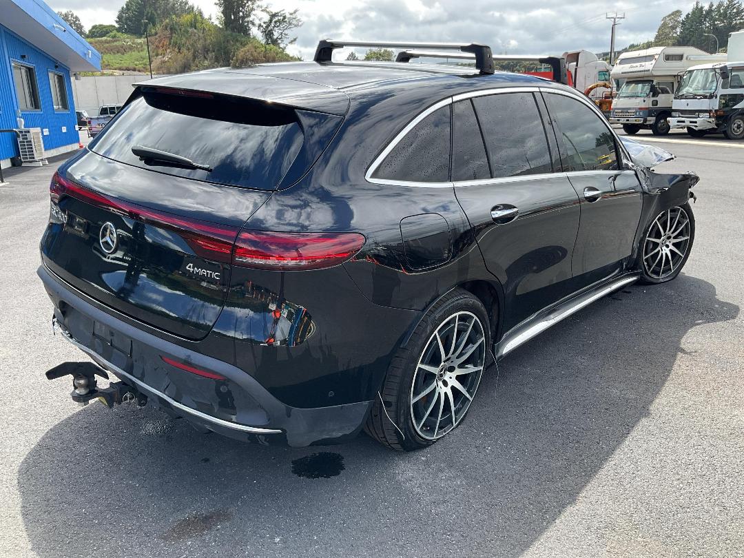 Photo '4' of Mercedes-Benz EQC 400 4Matic Photo '4' of Mercedes-Benz EQC 400 4Matic