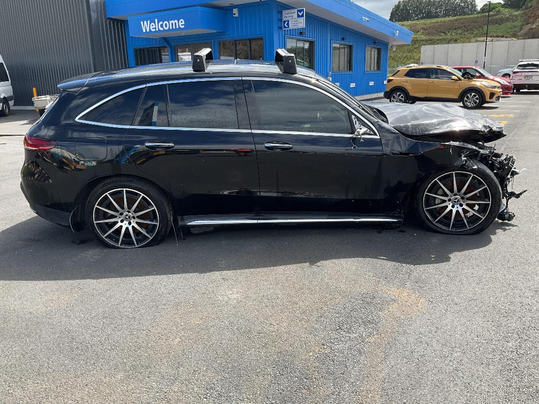 Photo '5' of Mercedes-Benz EQC 400 4Matic Photo '5' of Mercedes-Benz EQC 400 4Matic