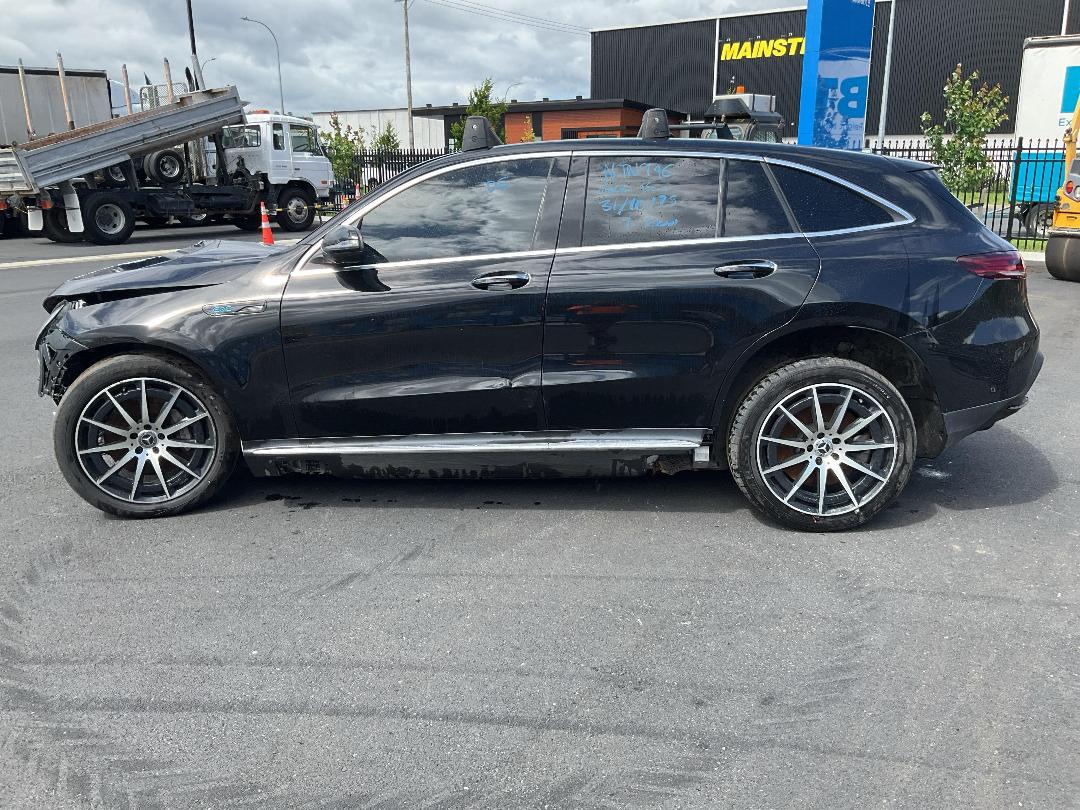 Photo '6' of Mercedes-Benz EQC 400 4Matic Photo '6' of Mercedes-Benz EQC 400 4Matic