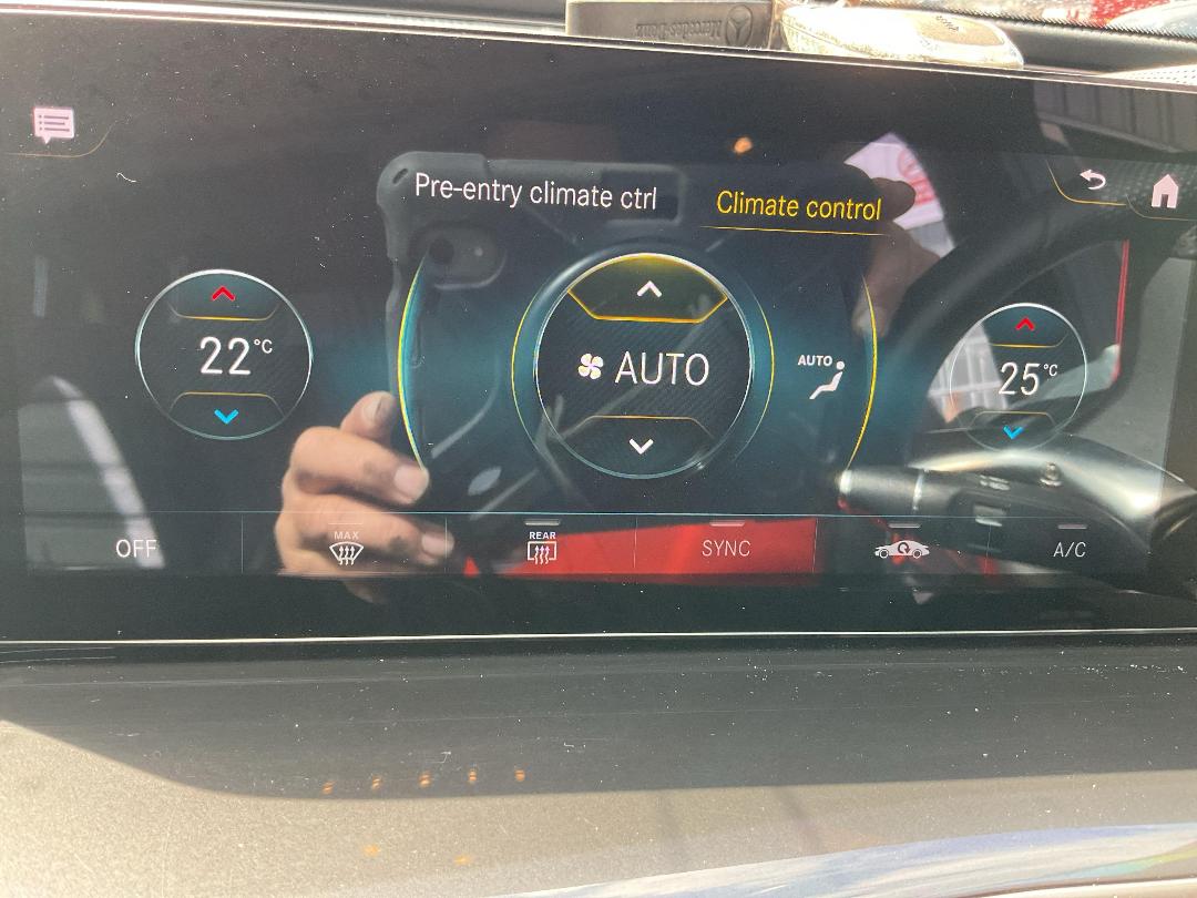 Photo '14' of Mercedes-Benz EQC 400 4Matic Photo '14' of Mercedes-Benz EQC 400 4Matic