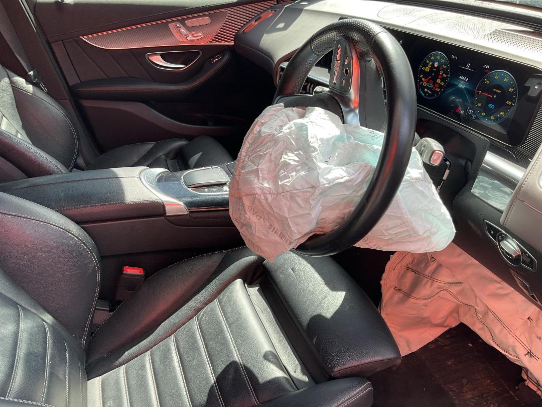 Photo '16' of Mercedes-Benz EQC 400 4Matic Photo '16' of Mercedes-Benz EQC 400 4Matic