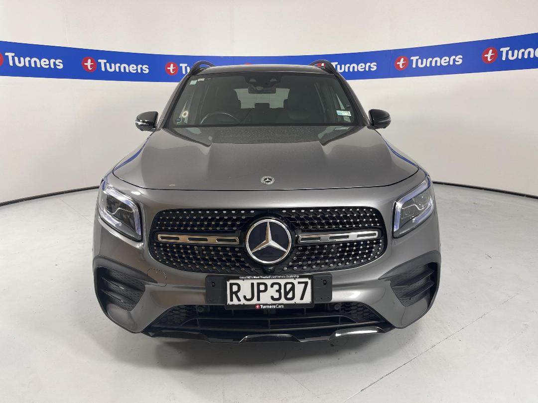 Photo '2' of Mercedes-Benz GLB Photo '2' of Mercedes-Benz GLB