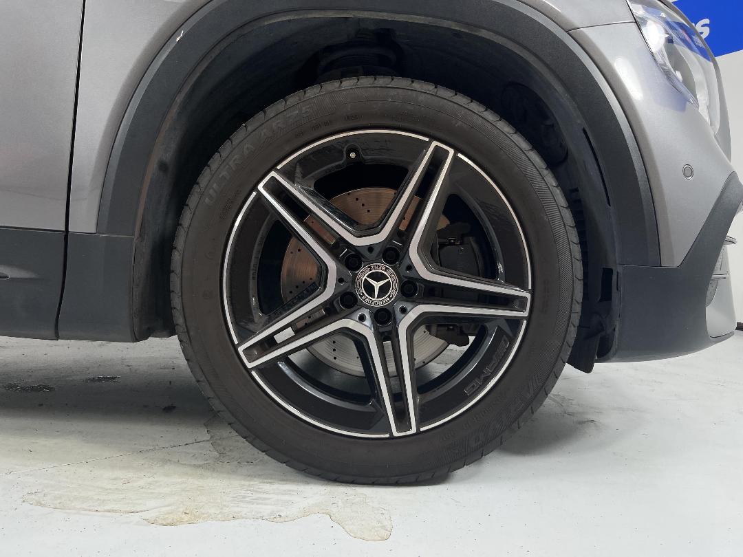 Photo '9' of Mercedes-Benz GLB Photo '9' of Mercedes-Benz GLB