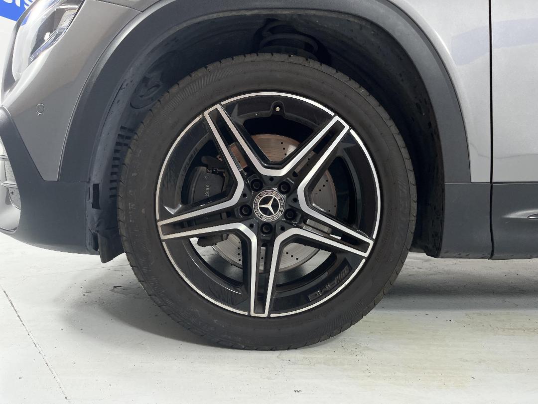 Photo '10' of Mercedes-Benz GLB Photo '10' of Mercedes-Benz GLB