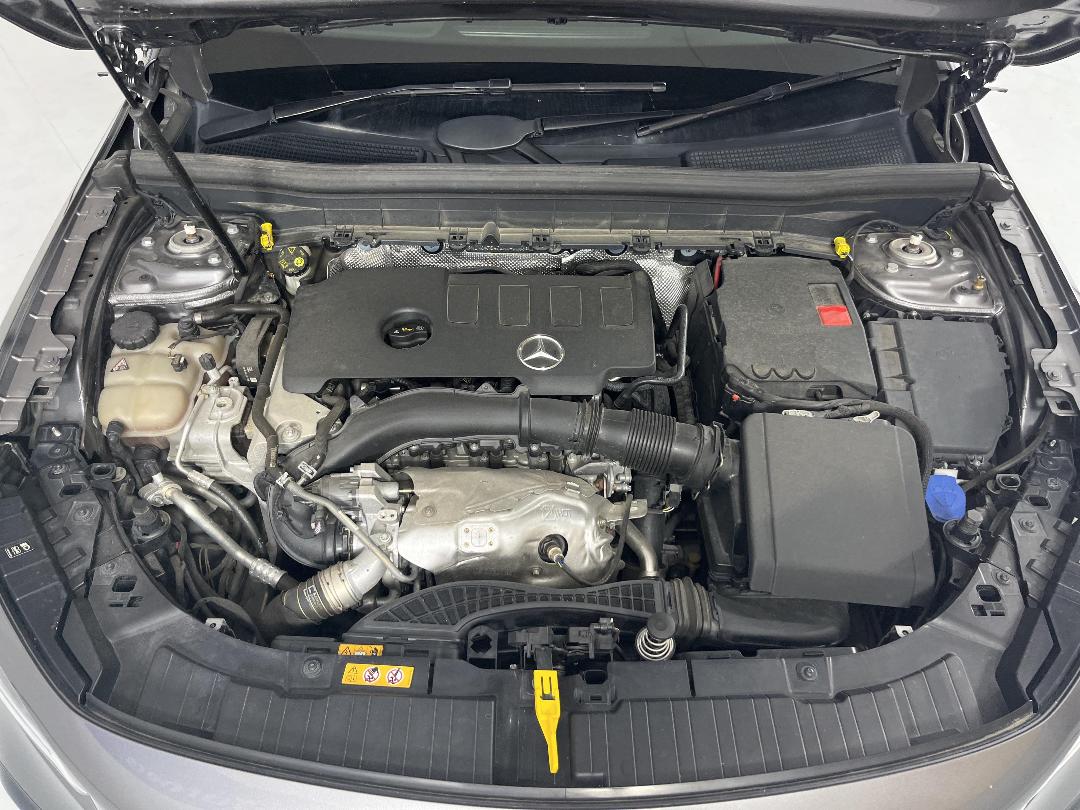 Photo '13' of Mercedes-Benz GLB Photo '13' of Mercedes-Benz GLB