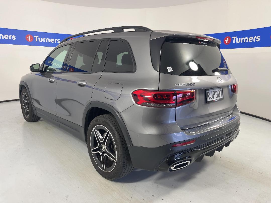 Photo '5' of Mercedes-Benz GLB Photo '5' of Mercedes-Benz GLB