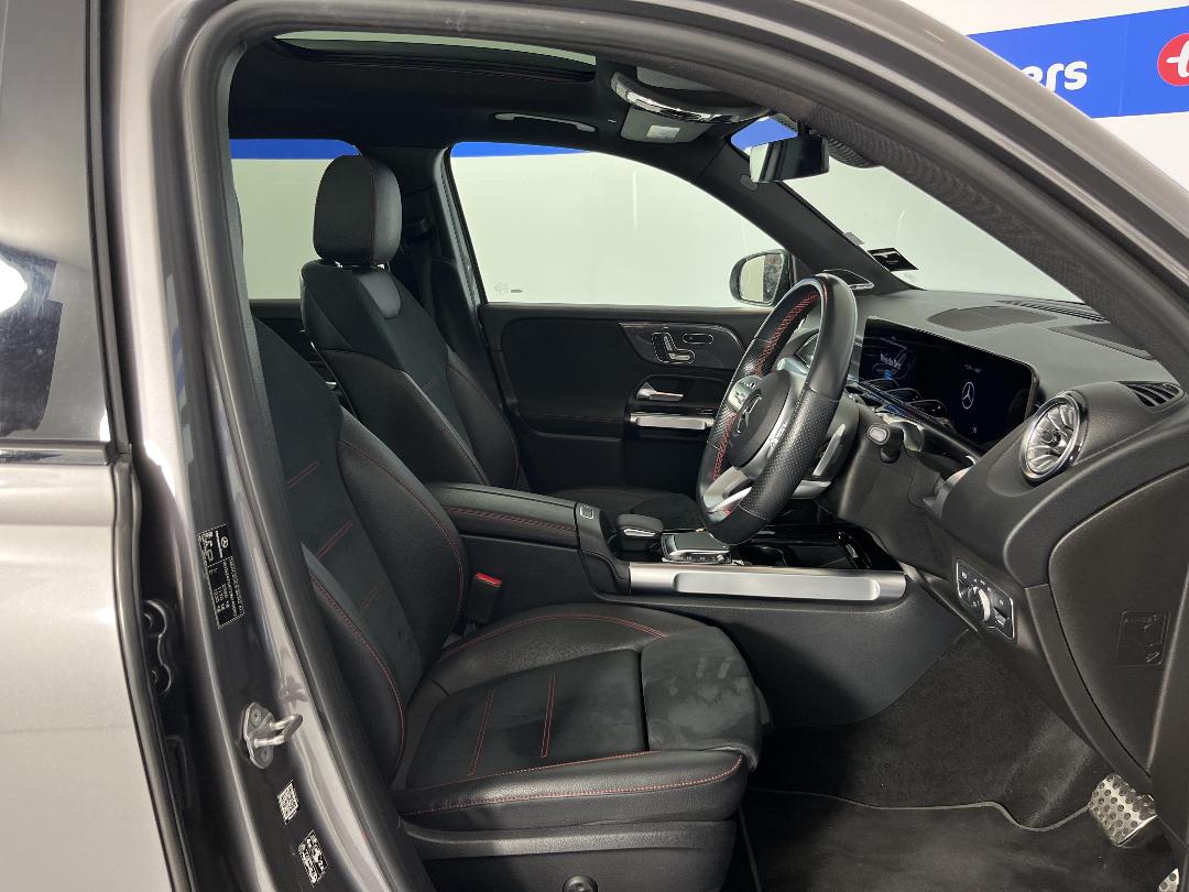 Photo '16' of Mercedes-Benz GLB Photo '16' of Mercedes-Benz GLB