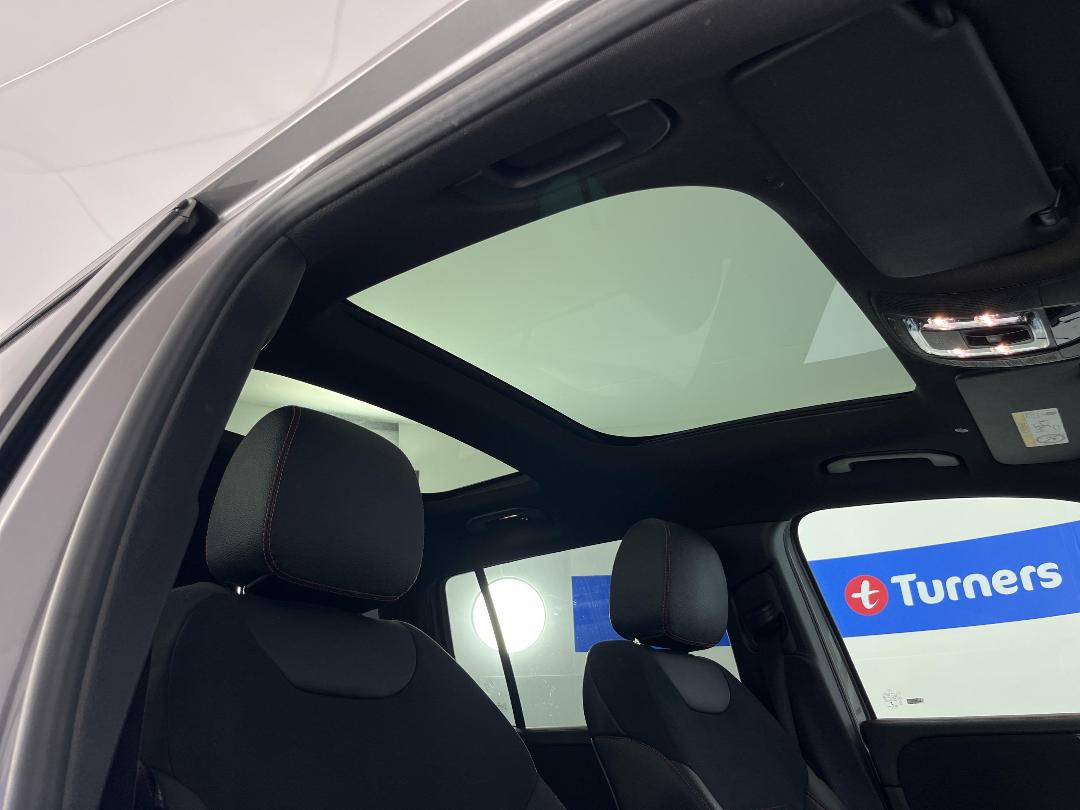 Photo '23' of Mercedes-Benz GLB Photo '23' of Mercedes-Benz GLB