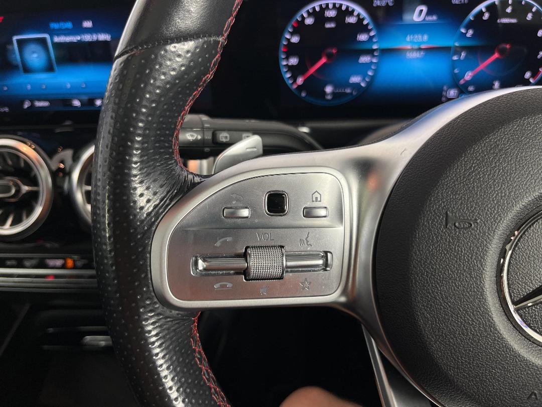 Photo '26' of Mercedes-Benz GLB Photo '26' of Mercedes-Benz GLB