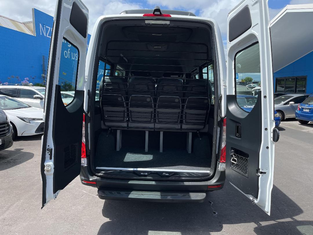 Photo '14' of Mercedes-Benz Sprinter Photo '14' of Mercedes-Benz Sprinter