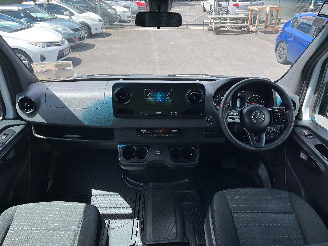 Photo '17' of Mercedes-Benz Sprinter Photo '17' of Mercedes-Benz Sprinter