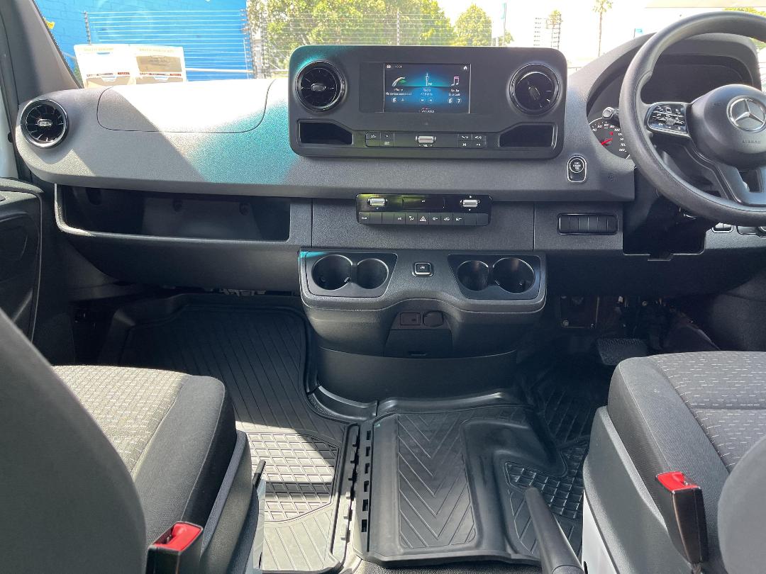 Photo '18' of Mercedes-Benz Sprinter Photo '18' of Mercedes-Benz Sprinter