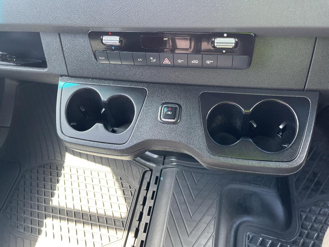 Photo '27' of Mercedes-Benz Sprinter Photo '27' of Mercedes-Benz Sprinter