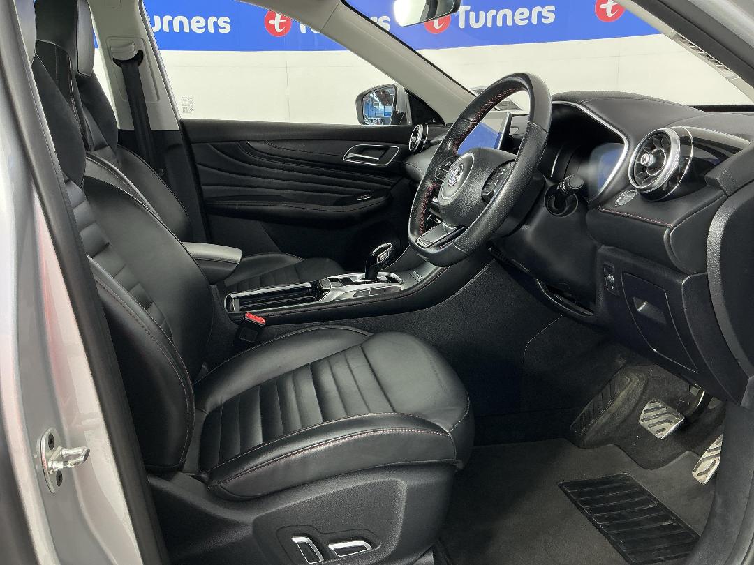 Photo '16' of MG HS Photo '16' of MG HS