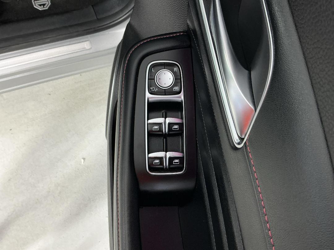 Photo '23' of MG HS Photo '23' of MG HS