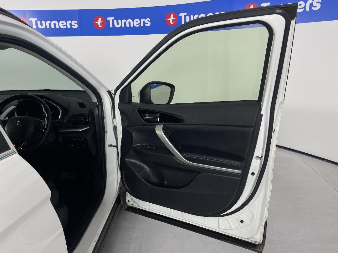 Photo '15' of Mitsubishi Eclipse Cross Photo '15' of Mitsubishi Eclipse Cross