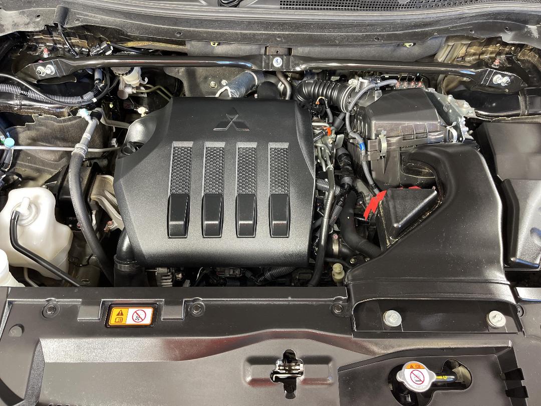 Photo '13' of Mitsubishi Eclipse Cross Photo '13' of Mitsubishi Eclipse Cross