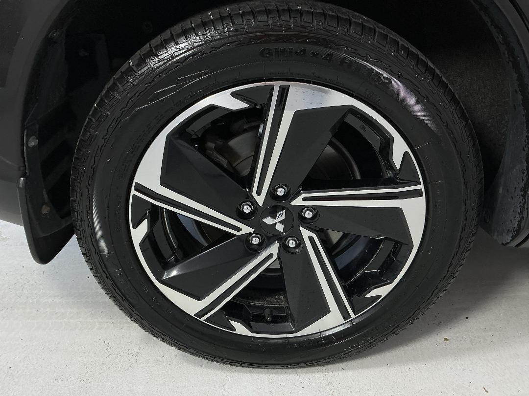 Photo '12' of Mitsubishi Eclipse Cross