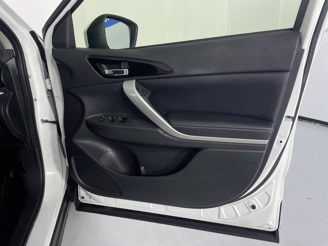 Photo '15' of Mitsubishi Eclipse Cross Photo '15' of Mitsubishi Eclipse Cross