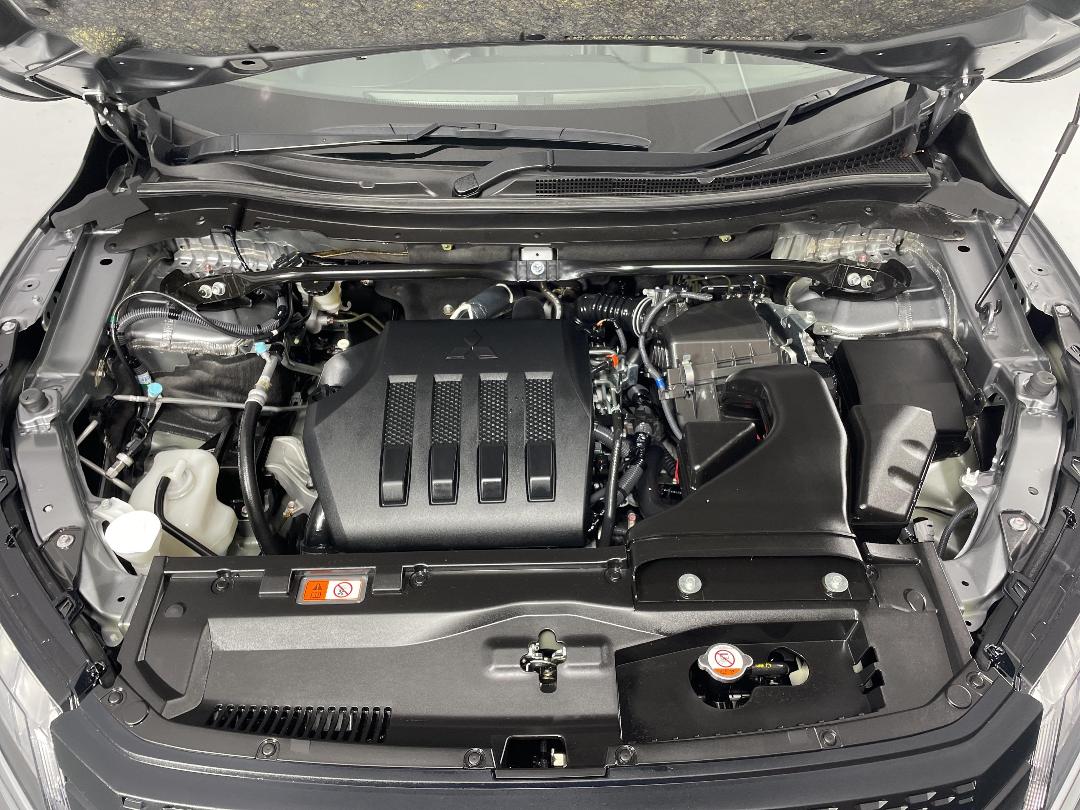 Photo '13' of Mitsubishi Eclipse Cross