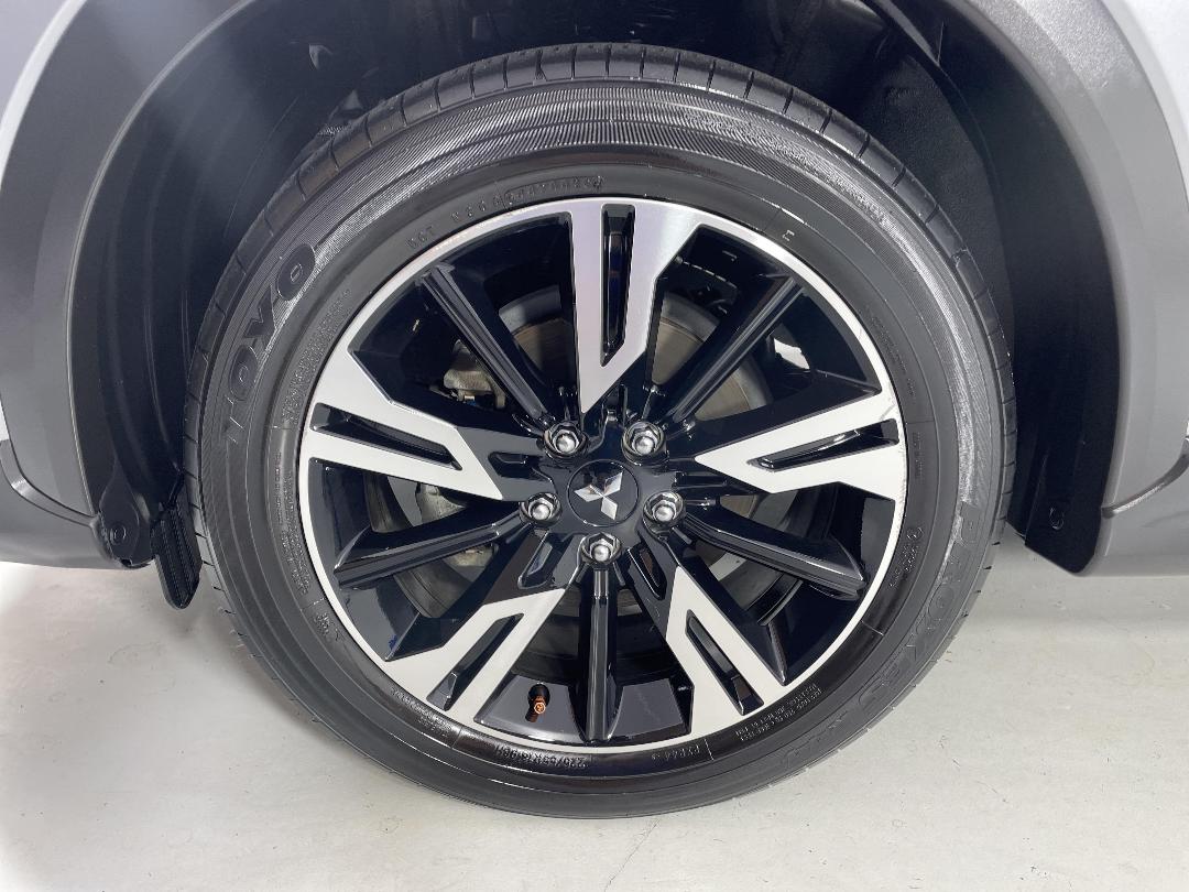 Photo '10' of Mitsubishi Eclipse Cross