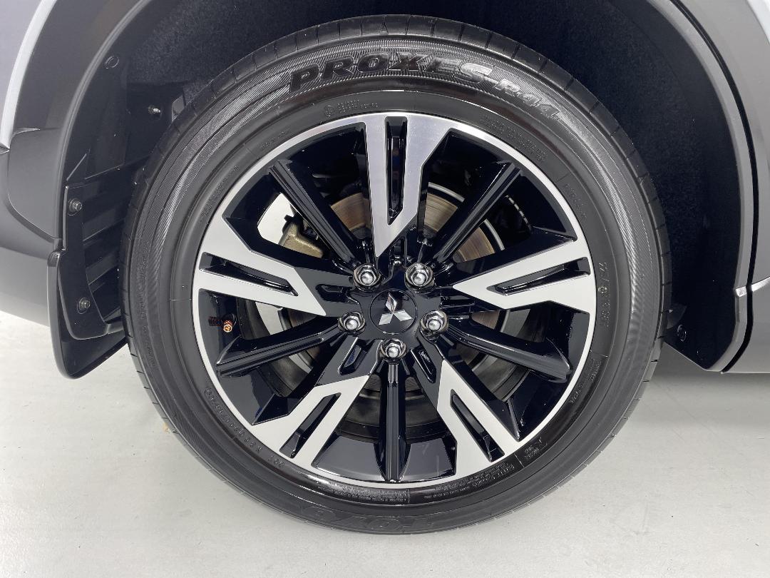 Photo '12' of Mitsubishi Eclipse Cross