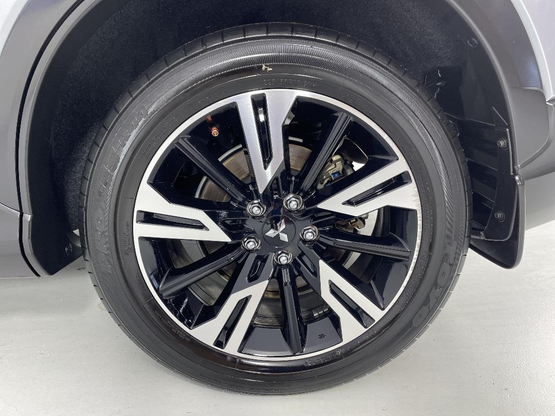 Photo '11' of Mitsubishi Eclipse Cross