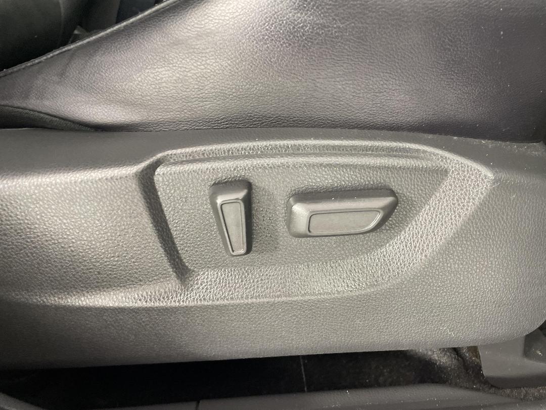 Photo '24' of Mitsubishi Eclipse Cross