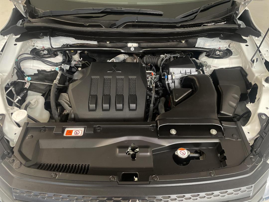 Photo '13' of Mitsubishi Eclipse Cross