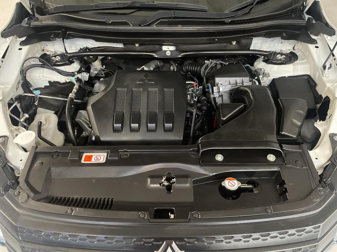 Photo '13' of Mitsubishi Eclipse Cross Photo '13' of Mitsubishi Eclipse Cross