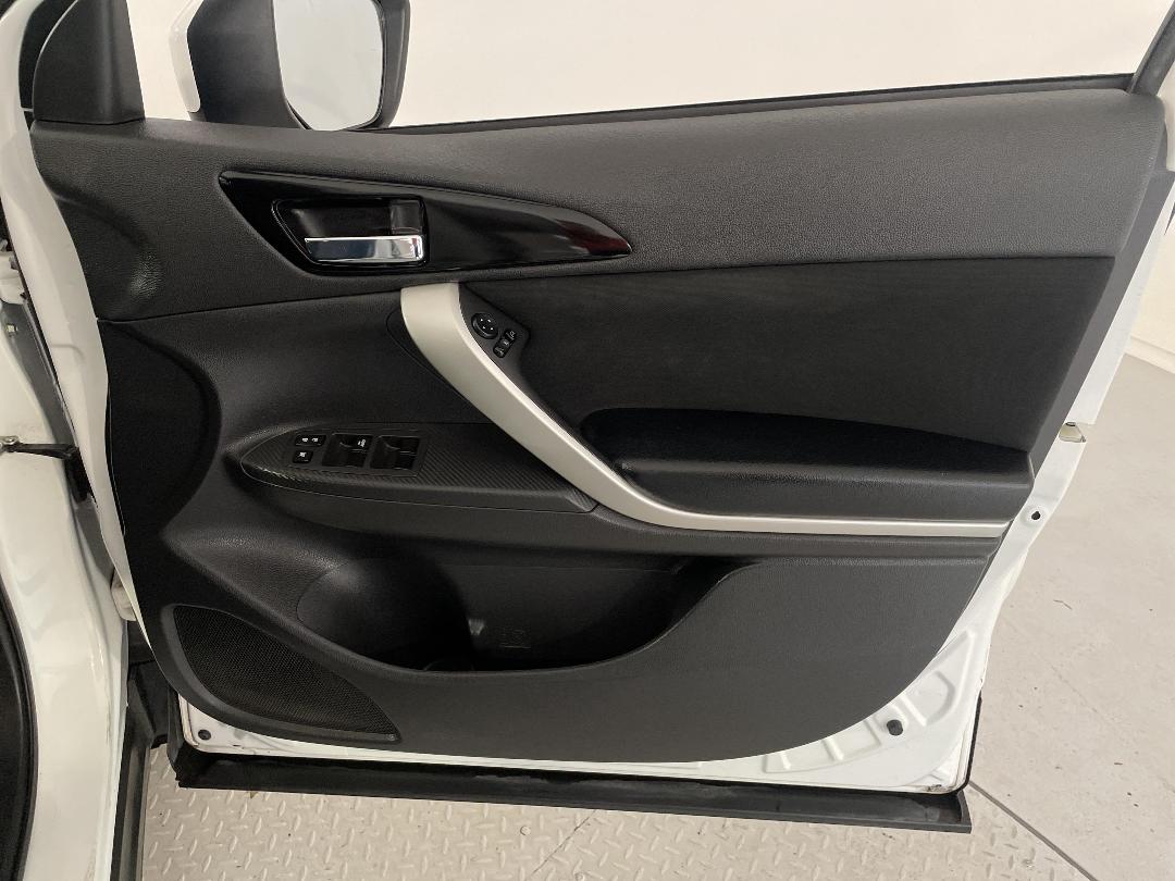 Photo '15' of Mitsubishi Eclipse Cross Photo '15' of Mitsubishi Eclipse Cross