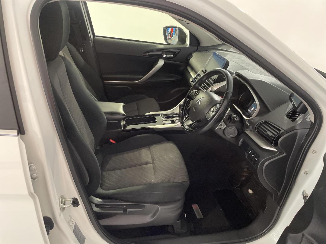 Photo '16' of Mitsubishi Eclipse Cross Photo '16' of Mitsubishi Eclipse Cross