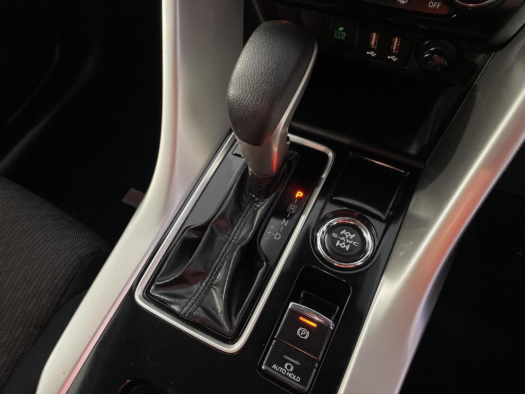 Photo '32' of Mitsubishi Eclipse Cross Photo '32' of Mitsubishi Eclipse Cross