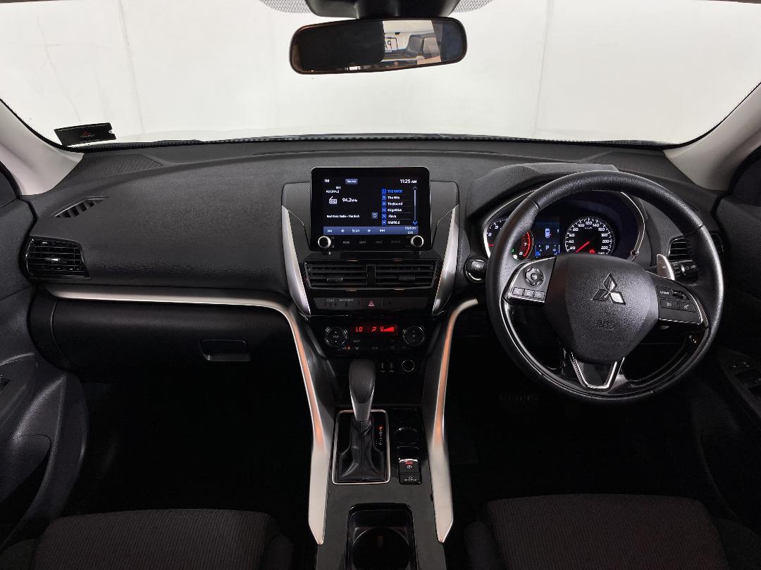 Photo '17' of Mitsubishi Eclipse Cross