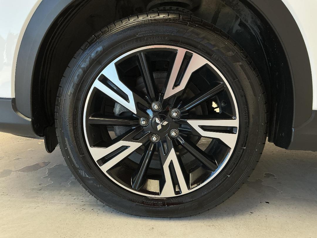 Photo '10' of Mitsubishi Eclipse Cross Photo '10' of Mitsubishi Eclipse Cross