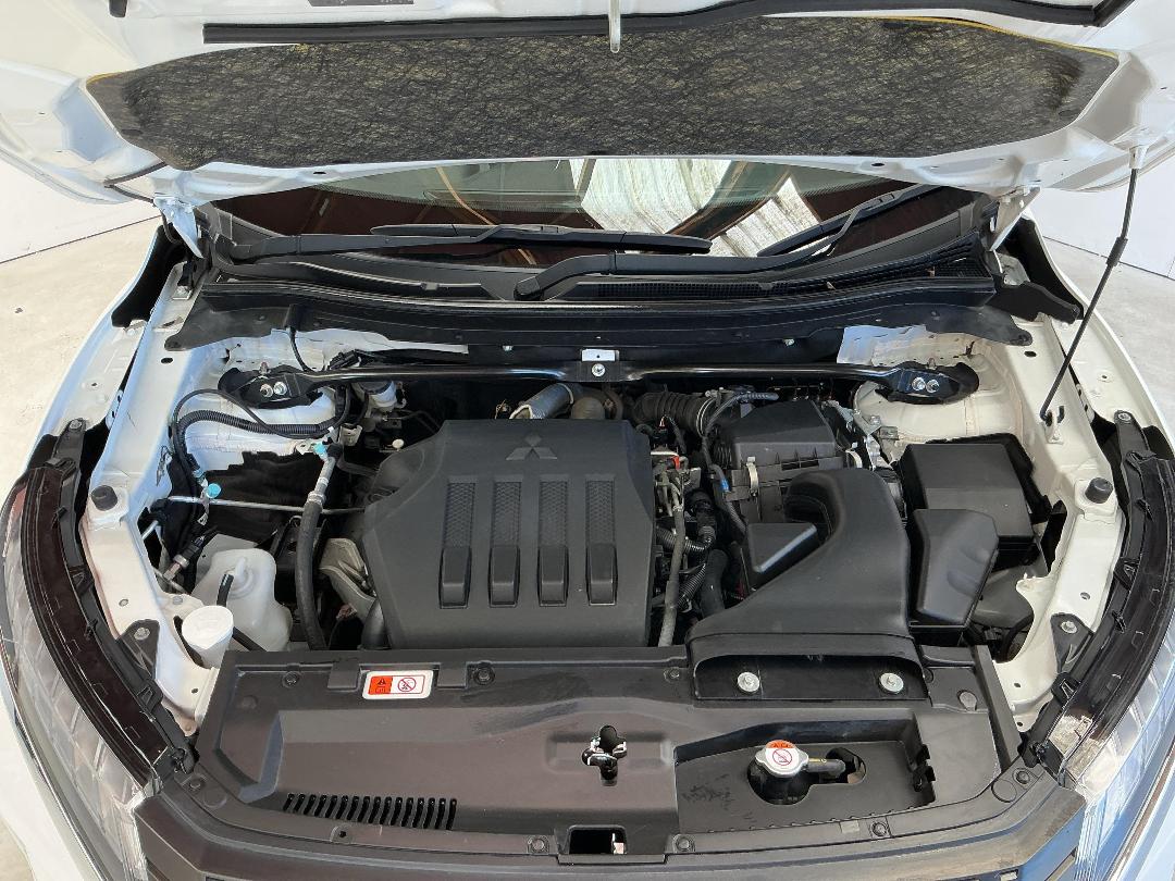 Photo '13' of Mitsubishi Eclipse Cross Photo '13' of Mitsubishi Eclipse Cross