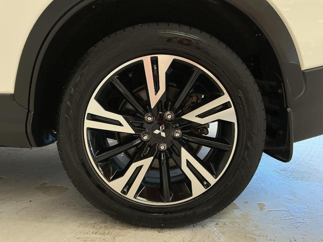 Photo '11' of Mitsubishi Eclipse Cross Photo '11' of Mitsubishi Eclipse Cross