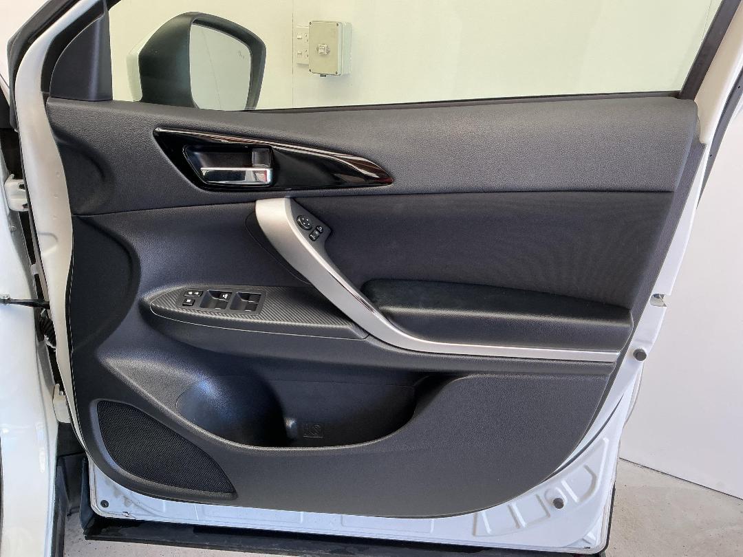 Photo '15' of Mitsubishi Eclipse Cross Photo '15' of Mitsubishi Eclipse Cross