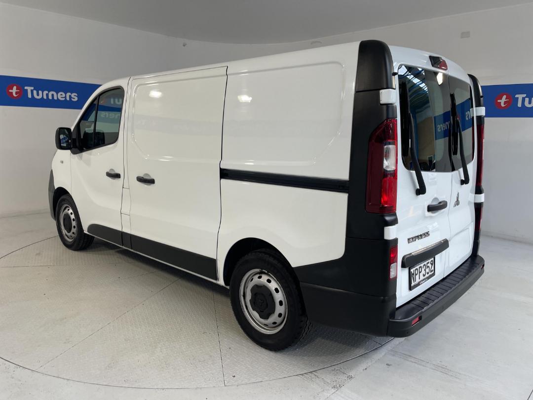 Photo '5' of Mitsubishi Express